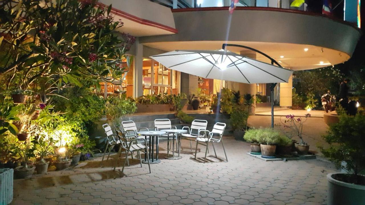 Kiengpiman Hotel Mukdahan Esterno foto